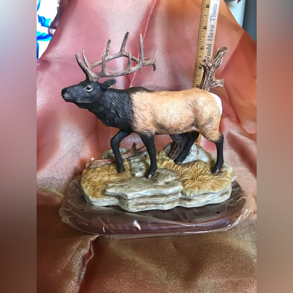 Home Interiors Gentle Giant #11191-02 Masterpiece Porcelain Elk. New.